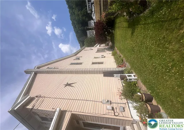 Homes for sale in Nesquehoning Boro, PA | 231 West Railroad, Nesquehoning Boro, PA 18250 | MLS# 780161