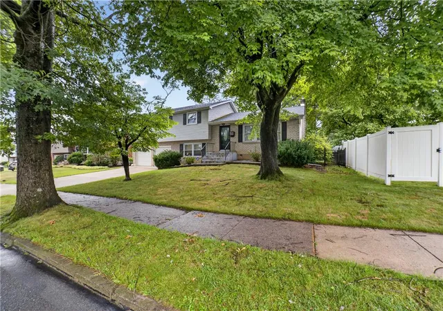 Photo 2 of Sale Pending at 1959 Easthill Dr, Bethlehem, PA 18017 | MLS# 780087 | Listing updated on 2026-07-10
