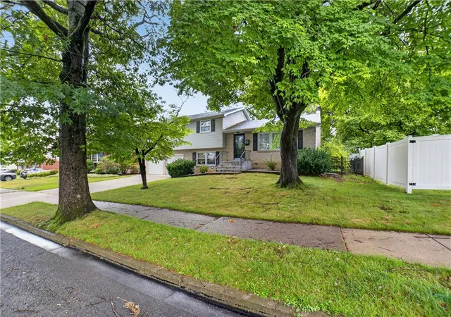 Photo 3 of Sale Pending at 1959 Easthill Dr, Bethlehem, PA 18017 | MLS# 780087 | Listing updated on 2026-07-10