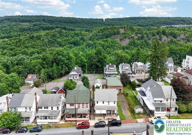 2nd image of 427 E Patterson St, Lansford, PA 18232 | MLS# 780172