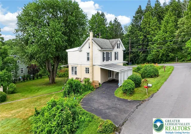 2nd image of 862 Barnesville Dr, Barnesville, PA 18214 | MLS# 780170