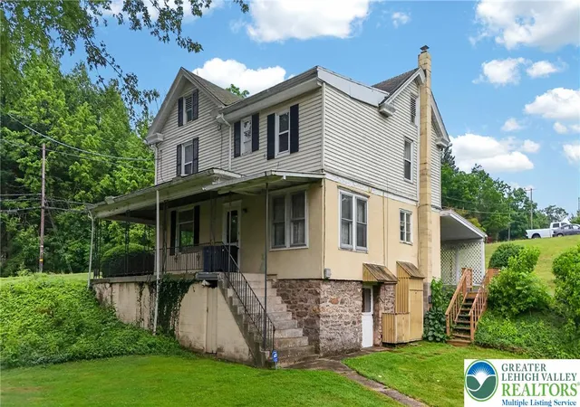 3rd image of 862 Barnesville Dr, Barnesville, PA 18214 | MLS# 780170