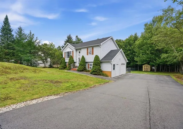 Homes for sale in Tunkhannock Twp, PA | 209 Center Dr, Tunkhannock Twp, PA 18610 | MLS# 779918