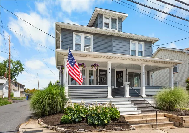 Homes for sale in Nazareth Boro, PA | 27 E Chestnut St, Nazareth Boro, PA 18064 | MLS# 780126