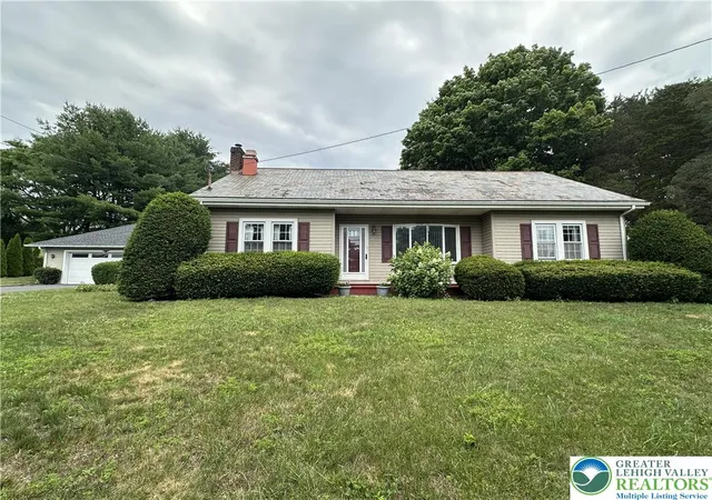 Homes for sale in Lehigh Twp, PA | 556 Walnut Dr, Lehigh Twp, PA 18067 | MLS# 779936