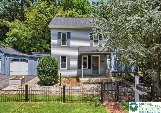 Homes for sale in Bethlehem City, PA | 571 Pine Top Trl, Bethlehem City, PA 18017 | MLS# 780174