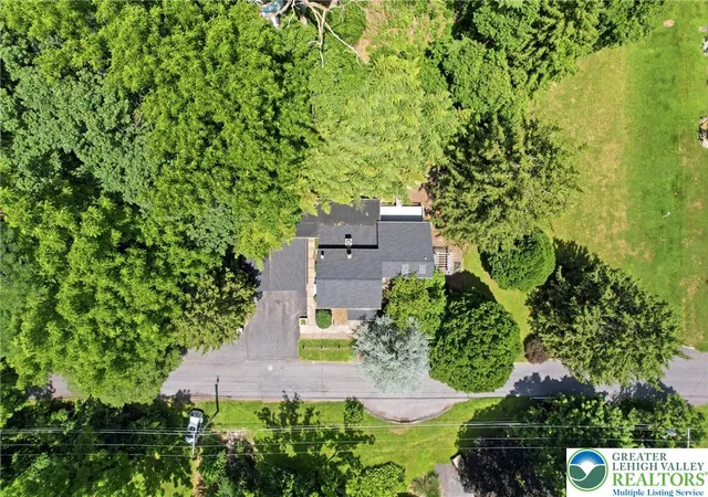 Homes for sale in Bethlehem City, PA | 571 Pine Top Trl, Bethlehem City, PA 18017 | MLS# 780174