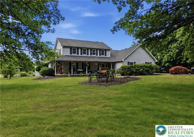 Homes for sale in Bushkill Twp, PA | 890 Lahr Rd, Bushkill Twp, PA 18064 | MLS# 779520