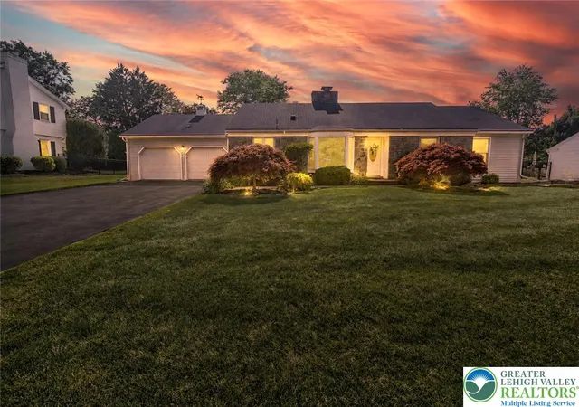 Homes for sale in Allentown, PA | 1148 Meadowbrook Cir W, Allentown, PA 18103 | MLS# 778597