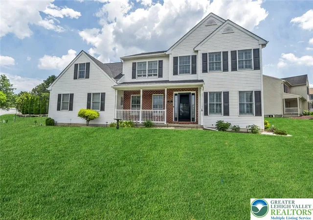 3rd image of 1252 Winter Ln, Easton, PA 18040 | MLS# 779896