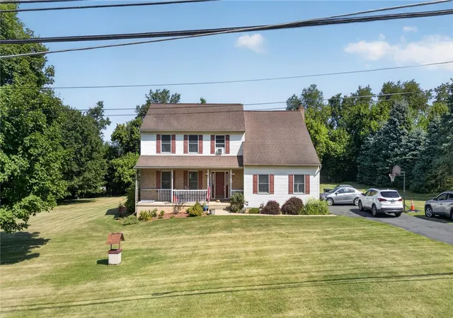 Homes for sale in Williams Twp, PA | 965 Berger Rd, Williams Twp, PA 18042 | MLS# 780189