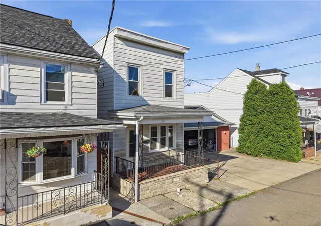 3rd image of 32 Clay St, New Philadelphia, PA 17959 | MLS# 780271