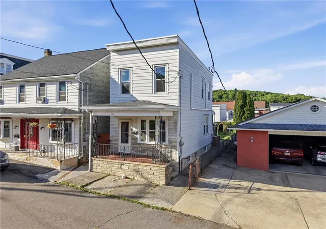 4th image of 32 Clay St, New Philadelphia, PA 17959 | MLS# 780271