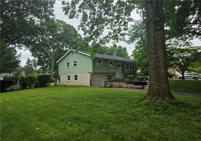 Photo 4 of Sale Pending at 3650 Stephen Crane Ln, Bethlehem, PA 18017 | MLS# 780302 | Listing updated on 2026-07-24