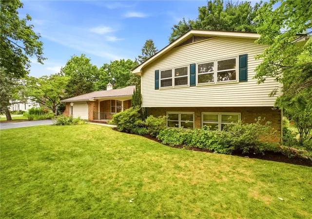 Homes for sale in Salisbury Twp, PA | 2844 Edgemont Dr, Salisbury Twp, PA 18103 | MLS# 780013