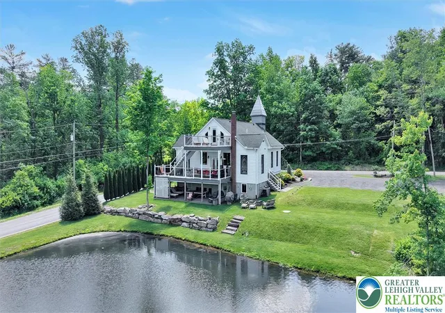 Homes for sale in Chestnuthill Twp, PA | 279 Greenview Dr, Chestnuthill Twp, PA 18353 | MLS# 780332
