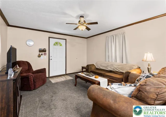 Homes for sale in Allen Twp, PA | 226 Greenbriar Dr S, Allen Twp, PA 18014 | MLS# 780333