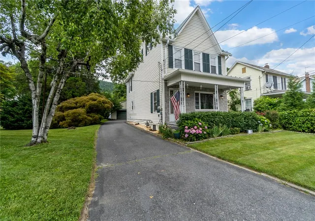 Homes for sale in Pen Argyl Boro, PA | 623 George St, Pen Argyl Boro, PA 18072 | MLS# 780331