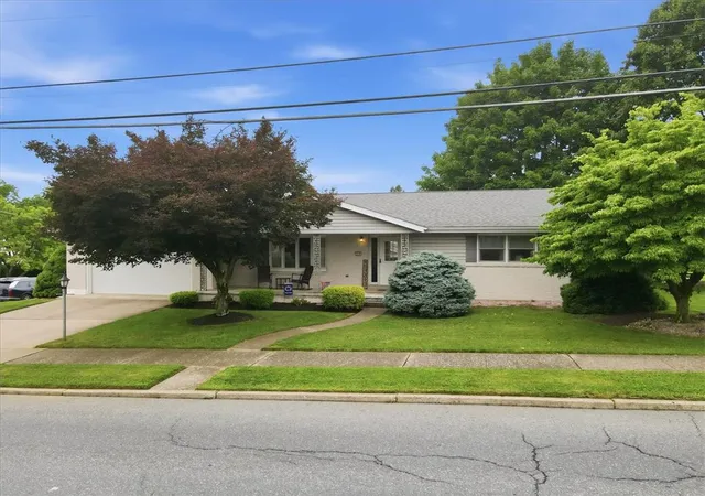 2nd image of 210 Poplar St, Catasauqua, PA 18032 | MLS# 780055