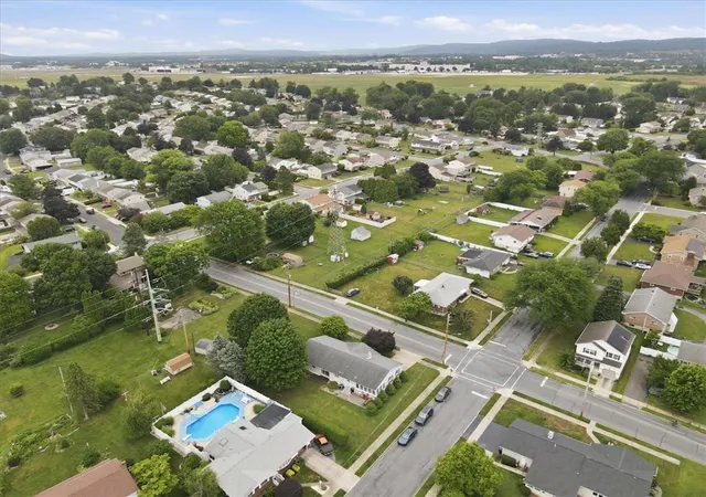 33rd image of 210 Poplar St, Catasauqua, PA 18032 | MLS# 780055