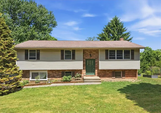 2nd image of 2279 Taylor Dr, Center Valley, PA 18034 | MLS# 778992
