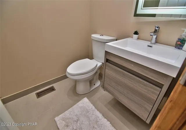 Photo 3 of Single family home for sale at 782 Lower Deer Valley Rd, Tannersville, PA 18372 | MLS# 780346 | Listing updated on 2026-07-20