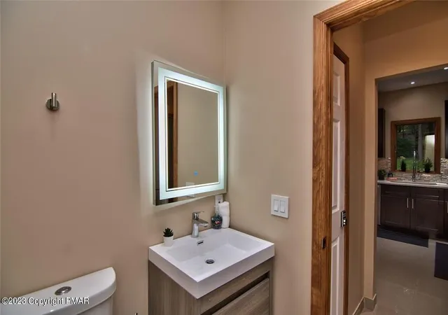 Photo 5 of Single family home for sale at 782 Lower Deer Valley Rd, Tannersville, PA 18372 | MLS# 780346 | Listing updated on 2026-07-20