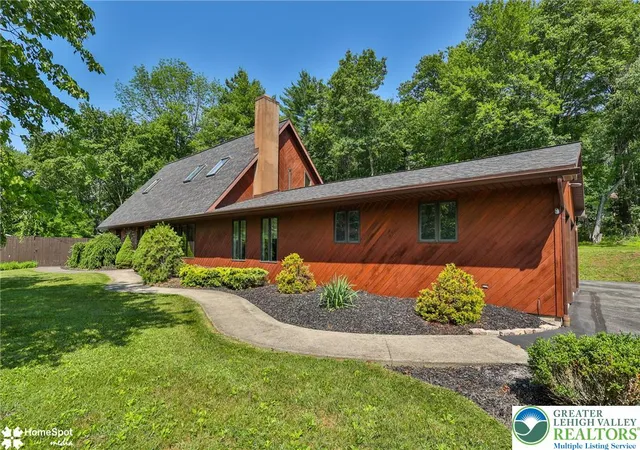 Homes for sale in Chestnuthill Twp, PA | 1503 Seneca Trl, Chestnuthill Twp, PA 18330 | MLS# 780318