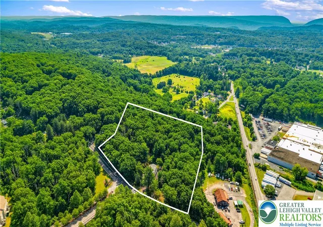 Homes for sale in Stroud Twp, PA | 40 Brushy Mountain Rd, Stroud Twp, PA 18301 | MLS# 780351