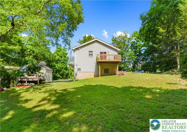 Homes for sale in Stroud Twp, PA | 40 Brushy Mountain Rd, Stroud Twp, PA 18301 | MLS# 780351