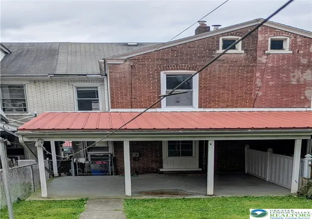 Homes for sale in Fountain Hill, PA | 1005 Seneca St, Fountain Hill, PA 18015 | MLS# 780345