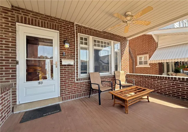 Homes for sale in Allentown City, PA | 1921 Green St, Allentown City, PA 18104 | MLS# 780211