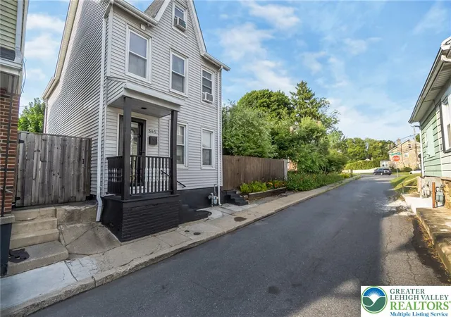 2nd image of 365 Rock St, Easton, PA 18042 | MLS# 780165