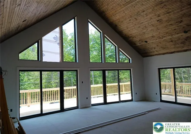 Photo 4 of Single family home for sale at 545 S Old Stage Rd, Albrightsville, PA 18210 | MLS# 777684 | Listing updated on 2026-08-04