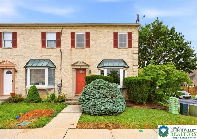 1st image of 8 Lincoln Pl, Whitehall, PA 18052 | MLS# 780014
