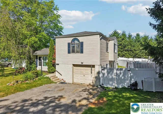 Homes for sale in Bethlehem City, PA | 2649 Nottingham Rd, Bethlehem City, PA 18017 | MLS# 779556