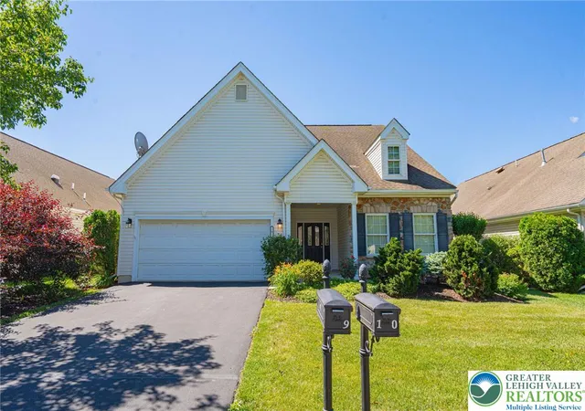 2nd image of 9 Devonshire Dr, Easton, PA 18045 | MLS# 777662