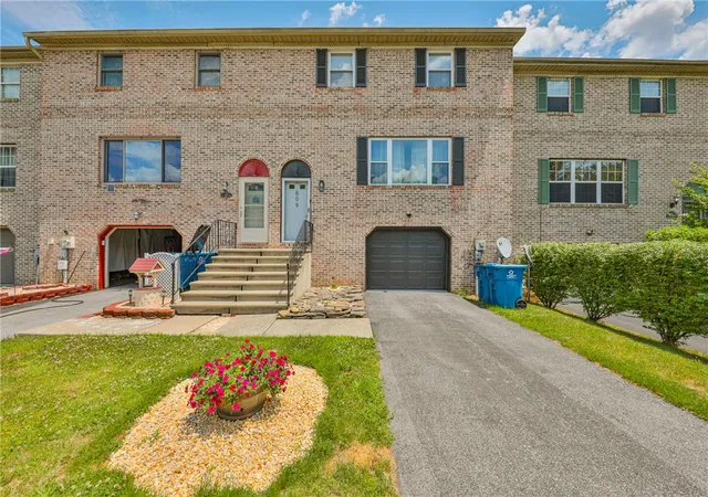Homes for sale in Northampton Boro, PA | 609 Main St, Northampton Boro, PA 18067 | MLS# 780295