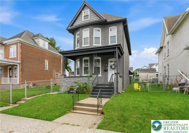 2nd image of 158 W Wilkes Barre St, Easton, PA 18042 | MLS# 780467