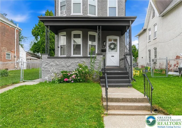 3rd image of 158 W Wilkes Barre St, Easton, PA 18042 | MLS# 780467