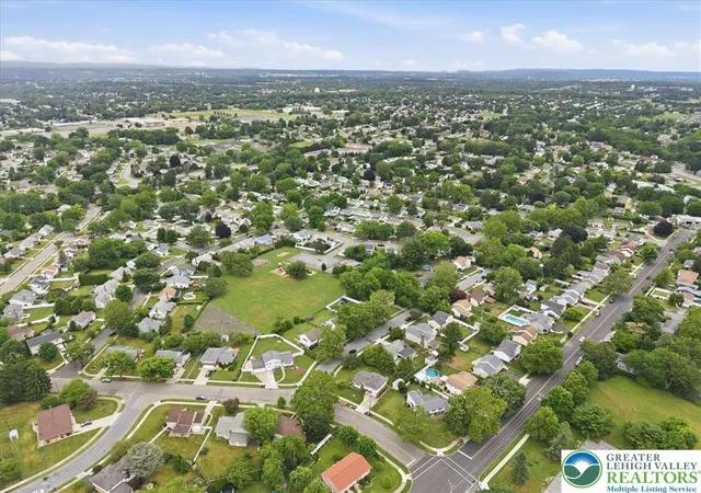 Homes for sale in Bethlehem City, PA | 1928 Woodbury Rd, Bethlehem City, PA 18017 | MLS# 780472