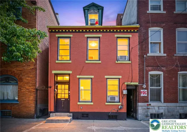 Homes for sale in Allentown City, PA | 213 8th St, Allentown City, PA 18102 | MLS# 779569