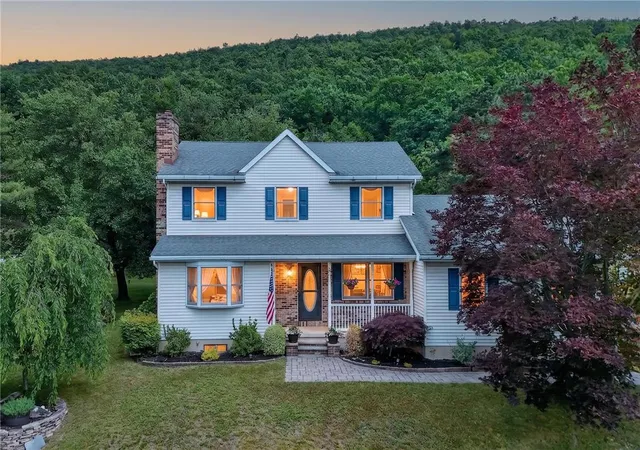Homes for sale in Nesquehoning Boro, PA | 1 E Diaz Ave, Nesquehoning Boro, PA 18240 | MLS# 780496