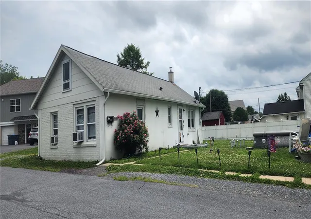 Homes for sale in Northampton Boro, PA | 1651 Canal, Northampton Boro, PA 18067 | MLS# 780534