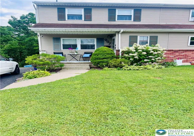 Photo 1 of Sale Pending at 907 Lenape Cir, Catasauqua, PA 18032 | MLS# 780540 | Listing updated on 2026-07-17