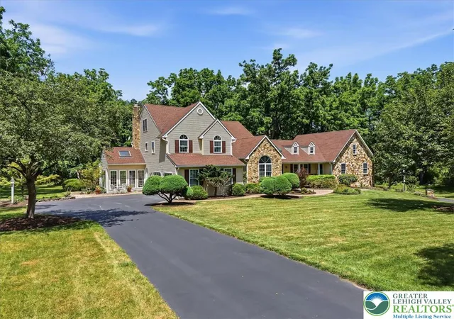 Photo 2 of Single family home for sale at 6470 Fawn Ln, Center Valley, PA 18034 | MLS# 780111 | Listing updated on 2026-07-30