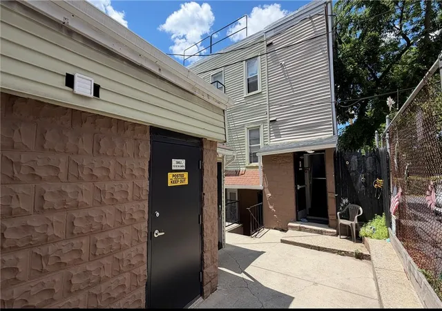 Homes for sale in Easton, PA | 607 Northampton St, Easton, PA 18042 | MLS# 780546