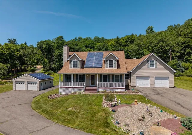 Homes for sale in Eldred Twp, PA | 127 Buskirk Ln, Eldred Twp, PA 18353 | MLS# 780292