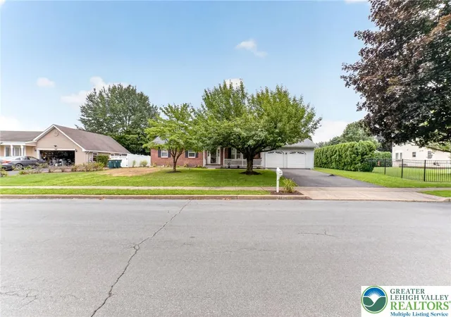 2nd image of 2694 Peggy St, Easton, PA 18045 | MLS# 780499
