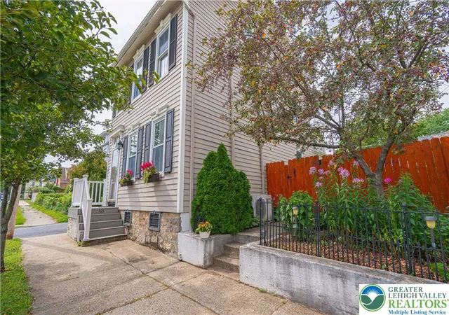 Homes for sale in Bethlehem, PA | 321 E Wall St, Bethlehem, PA 18018 | MLS# 780230